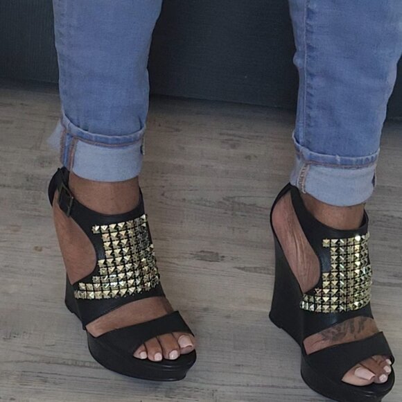 Black Gold Platform Open Toe Wedge Heels Size 8 - Picture 1 of 7